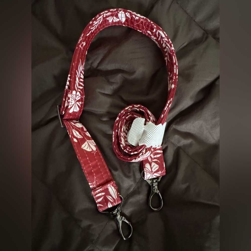 Lug 1.5" Adjustable Bag Strap red & white print  - New

BUNDLE & save